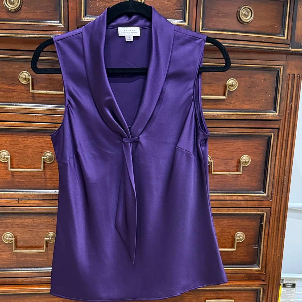 TAHARI Deep Purple Sleeveless Blouse